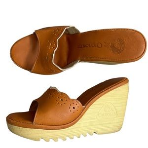 Vintage 70s Cherokee of California leather wedge boho sandals